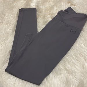 V cut Leggings